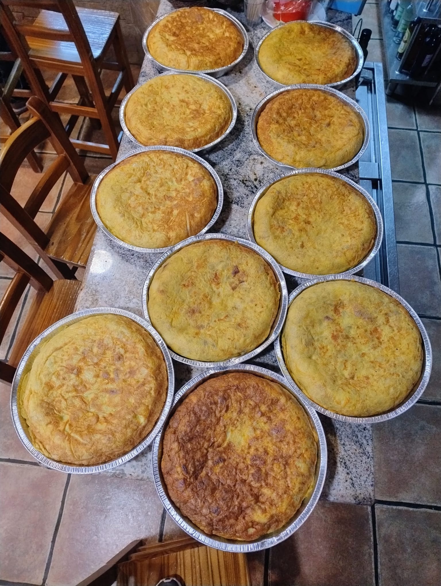 Tortillas caseras por encargo del Bar Puzzle
